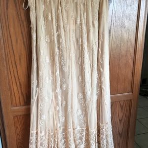 Lace skirt